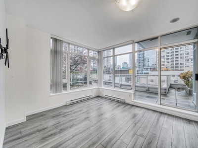 401 480 ROBSON STREET Vancouver