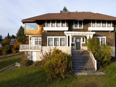 404 SOMERSET STREET North Vancouver