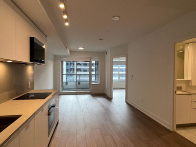 Brand new 1 Bedroom + Den (As 2nd Bed) + Parking for Lease
