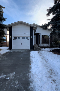 Calgary Pet Friendly House For Rent | Woodlands | Charming Spacious 3 Bedrooms and