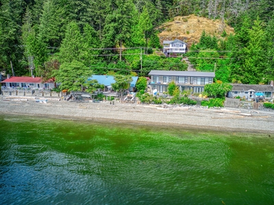 House for sale, 6812 Sunshine Coast Highway, Sunshine Coast, British Columbia, in Sechelt, Canada