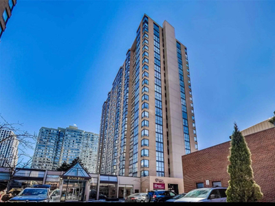 2+ den 2 full bath Luxury Condo at square one $2900 for rent