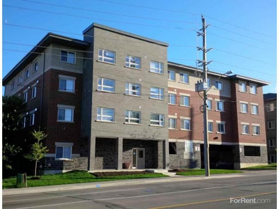 69 Columbia St W Waterloo Spring Term Sublet