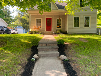 Charming 2b/2b home for LONG TERM rent on Bloomfield Main Street