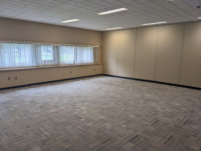 Commercial Room for Rent - Niagara Falls, ON - BUSINESS USE ONLY