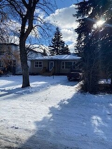 Edmonton House For Rent | Belgravia | 4BR 2BA bungalow only mins