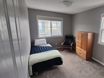 Edmonton Room For Rent For Rent | Heritage Valley | 2 rooms available for 1