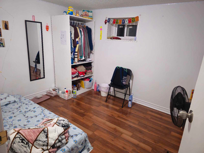 Private room near centennial college available, Female, FEB 1st