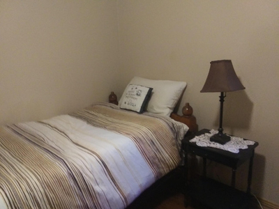 Room for Rent in Dynevor Rd, Toronto! Private Bathroom!Females!