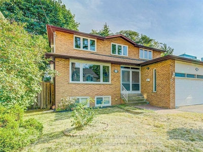 171 Greenfield Ave Toronto, ON M2N 3E1