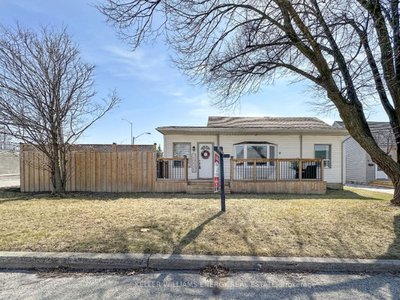 2 Bdrm Detached Home in Central Ajax