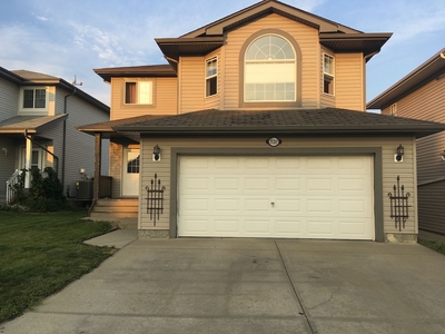 Edmonton Pet Friendly House For Rent | Miller | AVAILABLE May 1st- Pet Friendly
