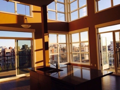 Executive 2 bedroom, 2 bathroom + Den Penthouse with Rooftop Patio in Oliver | 10518 113 St, Edmonton