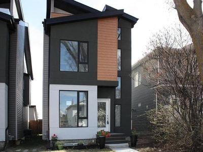 House For Sale In Belgravia, Edmonton, Alberta