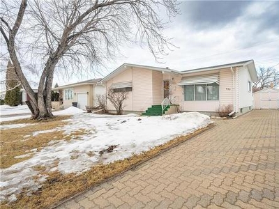 House For Sale In Garden City, Winnipeg, Manitoba