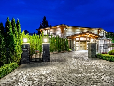 Spectacular New Contemporary Family Residence With Gorgeous Mountain Views!