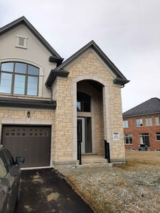 STUNNING 4 BED 2561 SQ FT ASSIGNMENT SALE IN EAST GWILLIMBURY