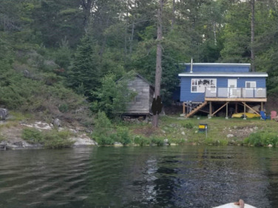 Totally renovated boat access cottage 25 min south of Sudbury