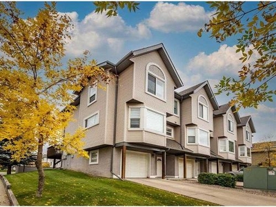 Townhouse For Sale In Sandstone Valley, Calgary, Alberta
