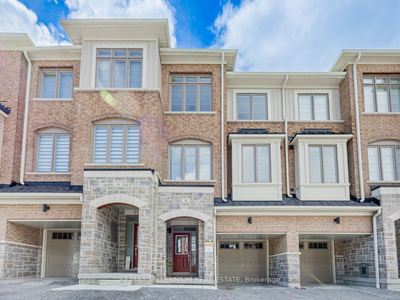 3-Storey Townhome in Port Whitby! 3BD, 3BA, Parking! Near GO!