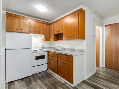 Apartments for Rent Near Downtown Regina - Angus Lodge - Apartme