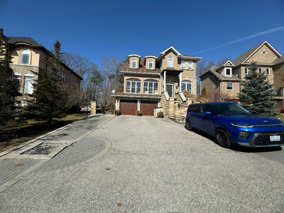 Must See 5 Bdrm 4 Bth in Barrie