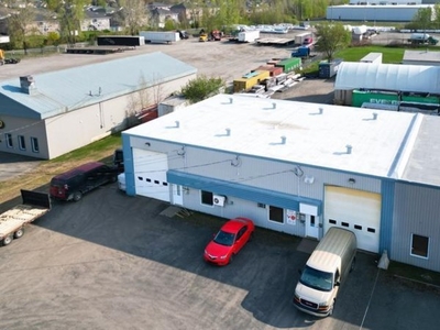 Industrial building for sale (Centre-du-Québec)