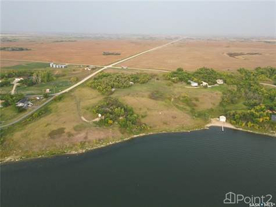 20 Acres Lake Front