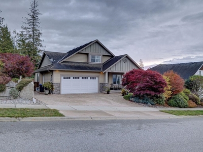 5540 CLAYTON AVENUE Sechelt