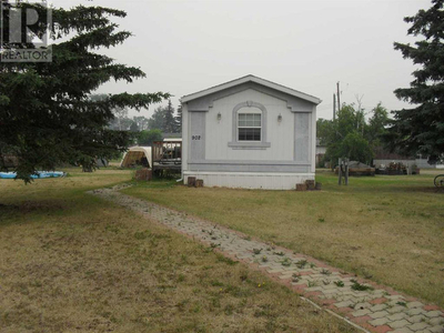 902 2B Street SE Manning, Alberta