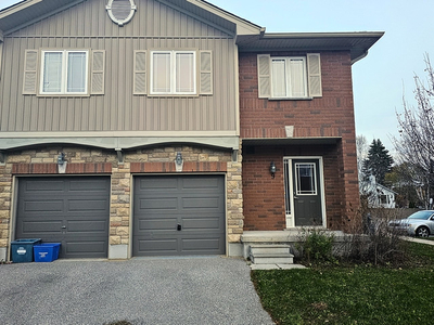 Beautiful 3-Bedroom Townhome in South Barrie