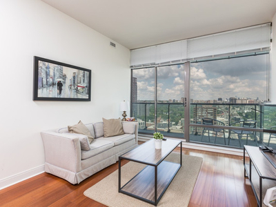 Luxury Penthouse Stunning Terrace&View Call or Text - 647-361-32