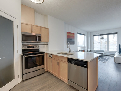Stunning Downtown Condo! 2 Bed 2 Bath steps to river! LOVE IT