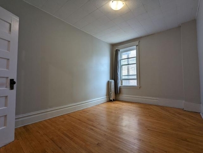 1 Bedroom Apartment Unit Winnipeg MB For Rent At 477