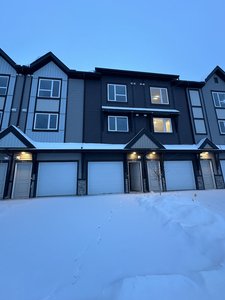 Calgary Pet Friendly Townhouse For Rent | Belmont | Brand New Town House