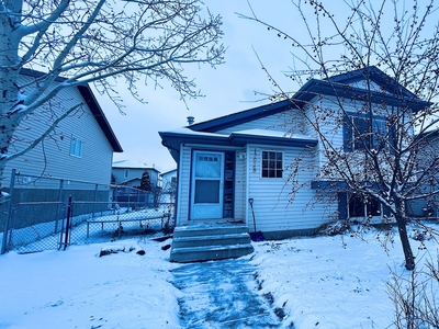 Edmonton House For Rent | Belmont | Cozy 3 Bedrooms 3 Bathrooms