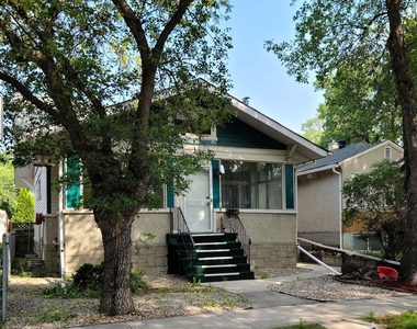 Edmonton House For Rent | Parkdale | Updated, Fully Furnished 3 BDRM