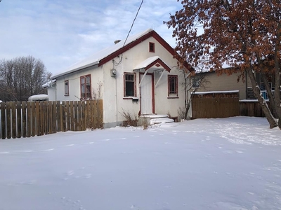 Red Deer Pet Friendly House For Rent | South Hill | Cozy 1 Bedroom 1 Bathroom
