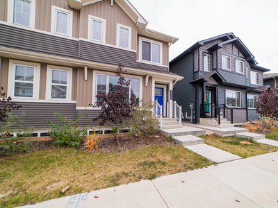 Edmonton Pet Friendly Duplex For Rent | Orchards | 3 Bed Duplex Includes Garage