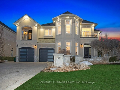 157 Green Manor Cres Vaughan, ON L4L 9R7