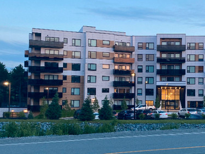 2 bed + den at luxurious Blu, West Bedford, March 1