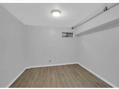 2 rooms in a basement available