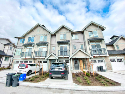 3 bed /2.5 bath Townhouse for rent in central of langley