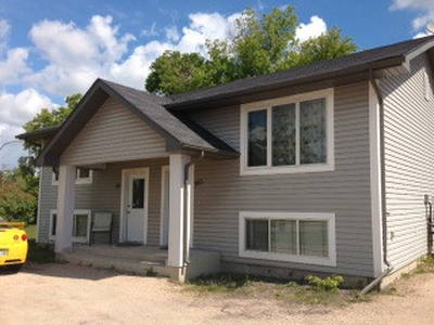 3 Bedroom House for Rent in Steinbach Available April 1!