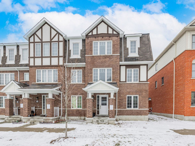 3-Storey Townhouse W/ 4 Bedrooms in Whitby