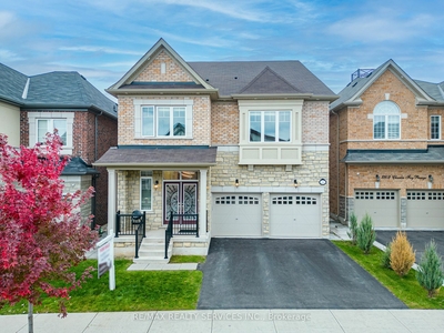 3298 Charles Fay Pass Oakville, ON L6M 0X3