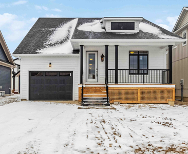 Annual Lease - Brand New, Detached, 4+ bed Bungaloft in Windfall