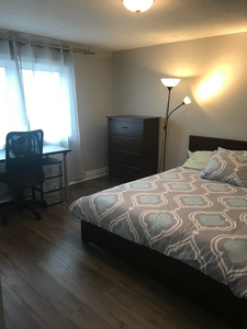 Available Now -Clean Room in House - Mississauga good location