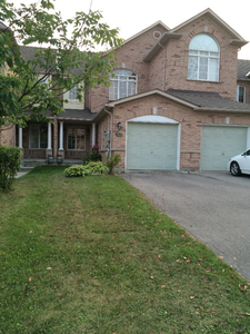 Beautiful Townhouse for Lease in Richmond Hill - 3 + 1 Bedroom