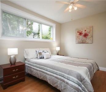 Bright & spacious newly renovated 2 bedroom in quiet nbhood